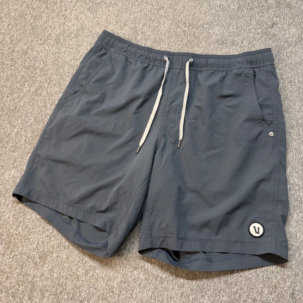 Vuori Kore Shorts Mens Charcoal Gray Athletic Lined Gym Training 7.5 Inch Inseam